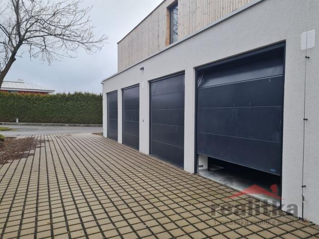 Pronájem garáže, Opava, Na Prachovníku, 18 m2