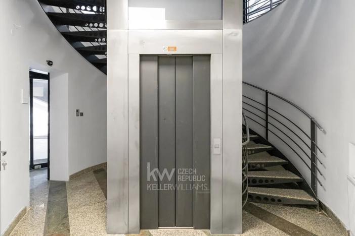 Pronájem kanceláře, Tábor, Berlínská, 427 m2