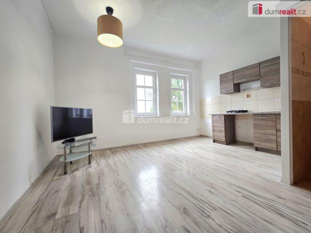 Pronájem bytu 2+kk, Lužná, 9. května, 39 m2