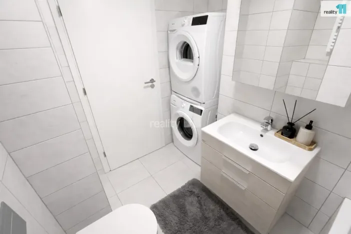 Prodej bytu 2+kk, Praha - Holešovice, V závětří, 49 m2