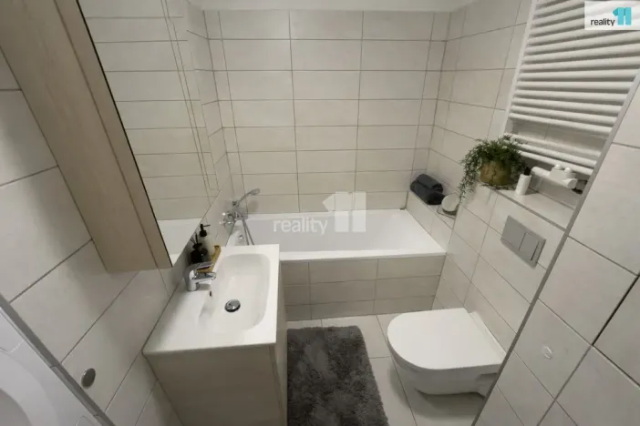 Prodej bytu 2+kk, Praha - Holešovice, V závětří, 49 m2