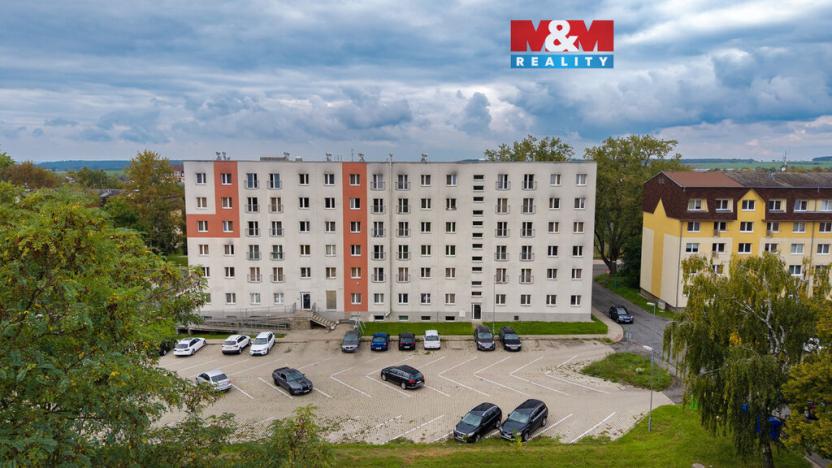 Prodej činžovního domu, Milovice, Topolová, 4261 m2