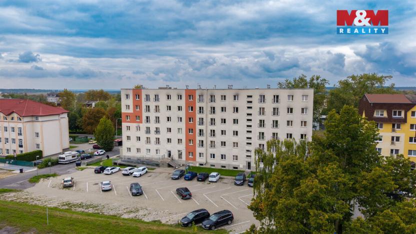 Prodej činžovního domu, Milovice, Topolová, 4261 m2