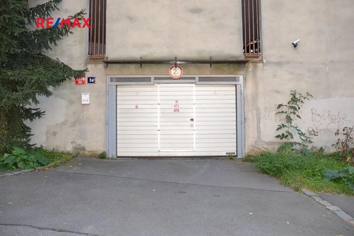 Pronájem garážového stání, Praha - Podolí, Pod Klaudiánkou, 11 m2