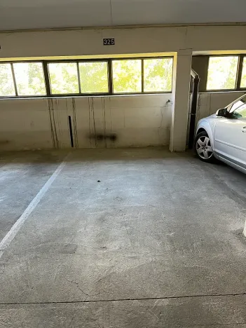 Pronájem garážového stání, Brno, Voroněžská, 13 m2