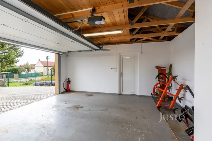 Prodej garáže, Těmice, 38 m2