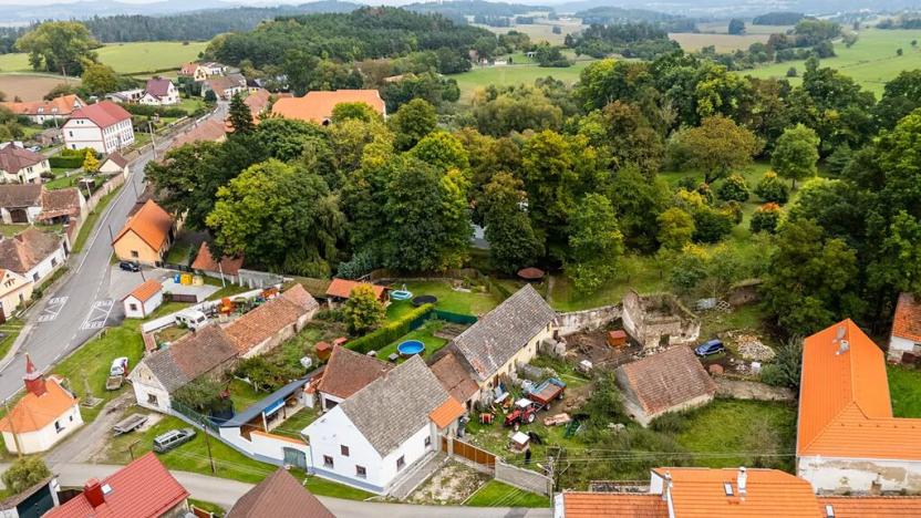 Dražba zemědělské usedlosti, Kalenice, 100 m2