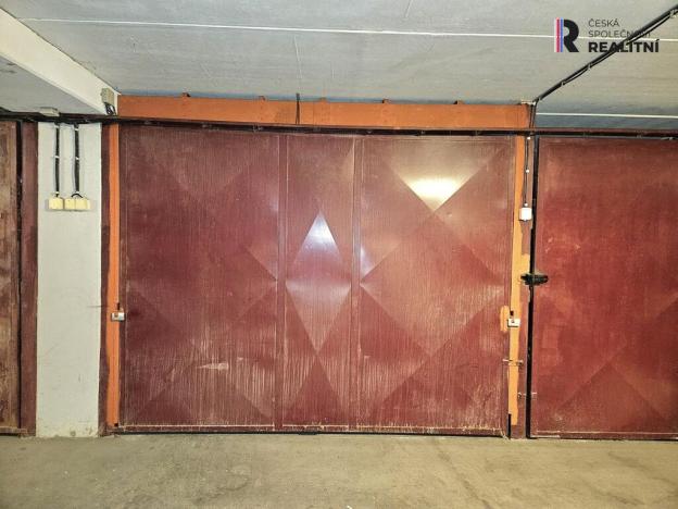 Pronájem garáže, Praha - Stodůlky, Běhounkova, 20 m2