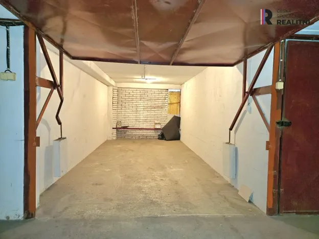 Pronájem garáže, Praha - Stodůlky, Běhounkova, 20 m2