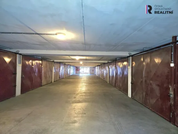 Pronájem garáže, Praha - Stodůlky, Běhounkova, 20 m2