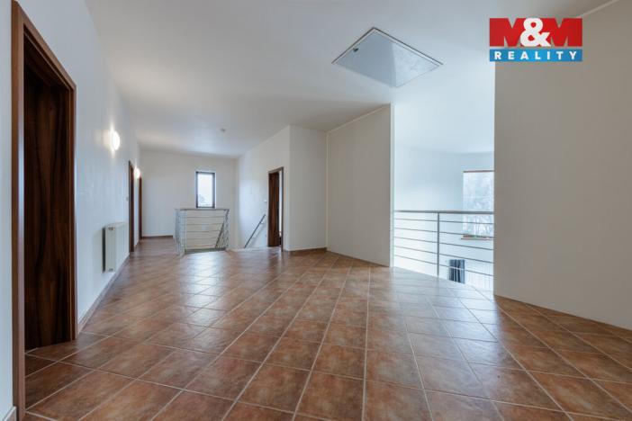 Prodej rodinného domu, Nová Role - Mezirolí, 376 m2