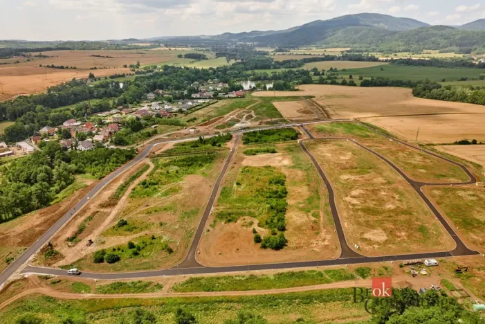 Prodej pozemku pro bydlení, Ostrov - Kfely, 697 m2