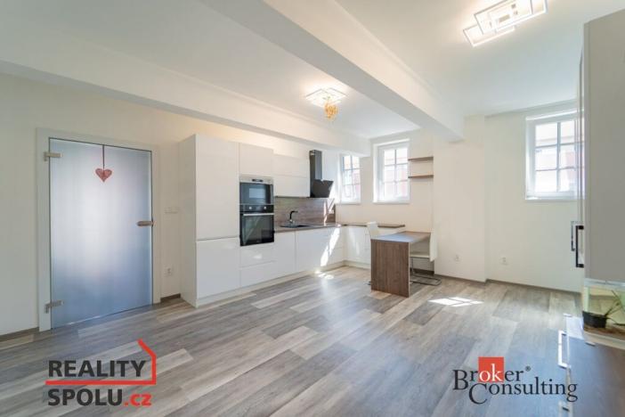 Pronájem bytu 2+kk, Kralupy nad Vltavou, Náměstí G. Karse, 55 m2