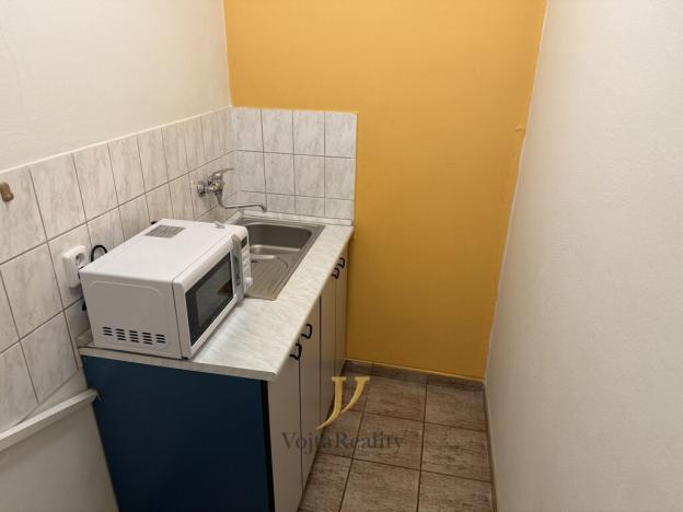 Pronájem kanceláře, Olomouc, Erbenova, 27 m2