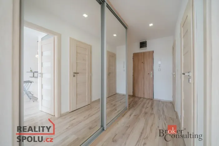 Pronájem bytu 2+kk, Praha - Vokovice, Tobrucká, 51 m2