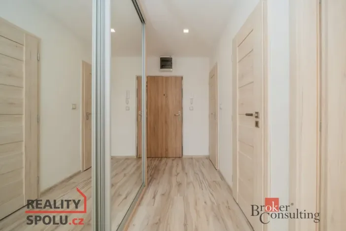 Pronájem bytu 2+kk, Praha - Vokovice, Tobrucká, 51 m2