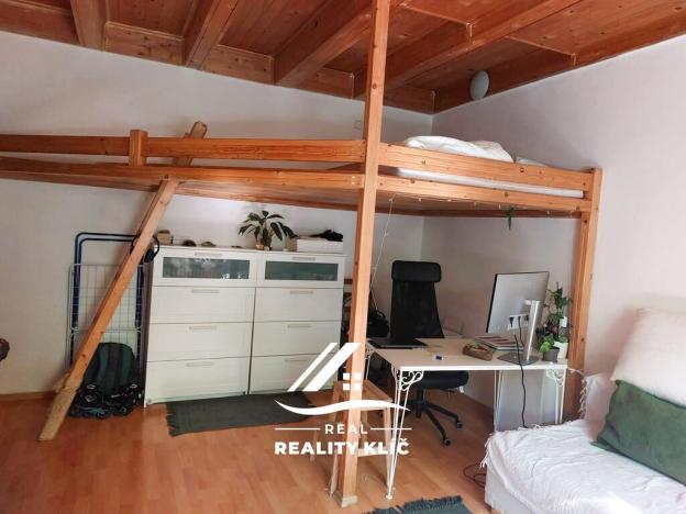Pronájem bytu 1+1, Ostrava, Garážní, 38 m2