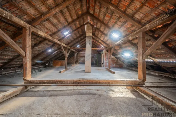 Prodej rodinného domu, Vracov, Drahy, 420 m2