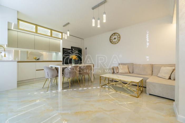 Pronájem rodinného domu, Rostoklaty - Nová Ves II, 90 m2