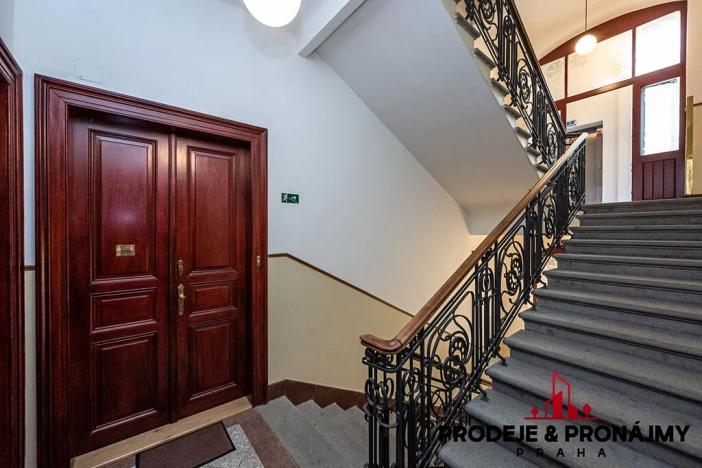 Pronájem bytu 2+1, Praha, Janáčkovo nábřeží, 56 m2