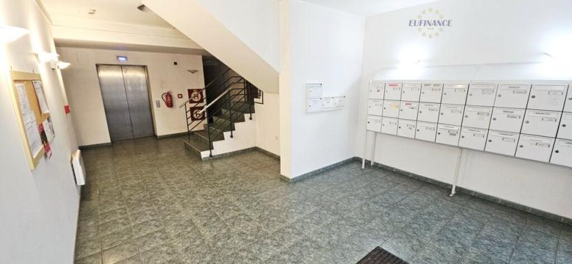 Prodej bytu 2+1, Praha - Libeň, Společná, 61 m2