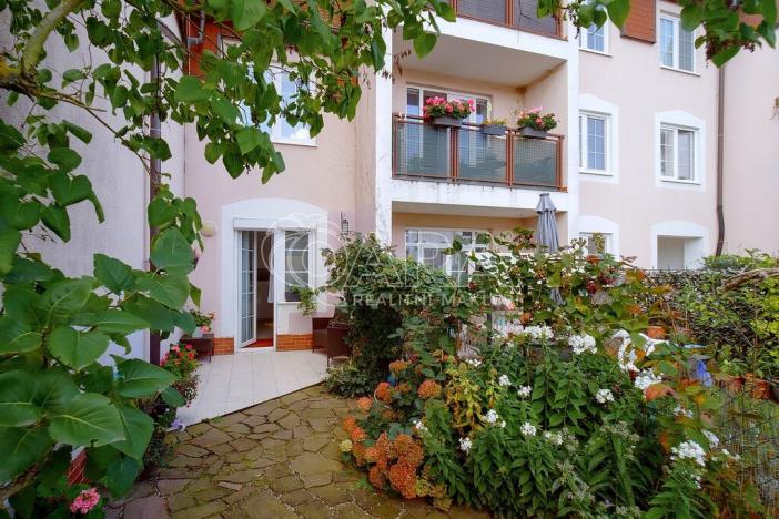 Prodej bytu 3+kk, Vestec, Ve Stromkách, 67 m2