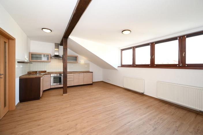Pronájem bytu 1+kk, Praha - Holešovice, Komunardů, 54 m2