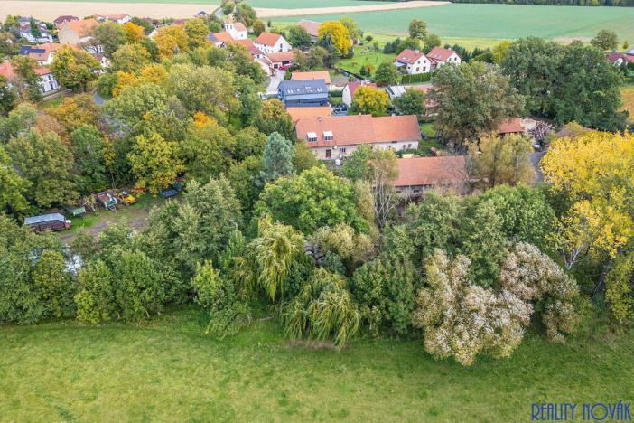 Prodej komerční, Praha - Lipany, Do kopečka, 1539 m2