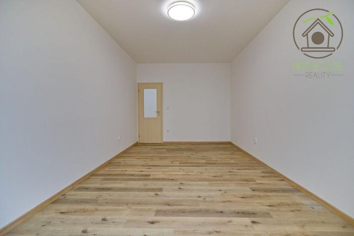 Pronájem bytu 2+kk, Jesenice, Cedrová, 69 m2