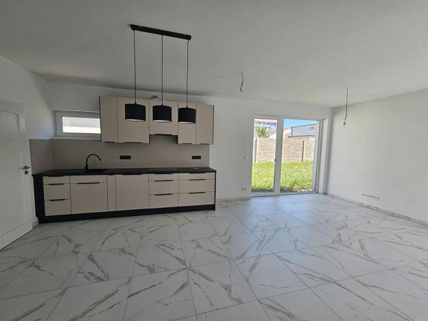 Pronájem rodinného domu, Milovice, Platanová, 137 m2