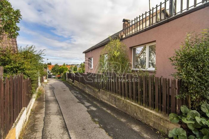 Prodej rodinného domu, Praha, K Vejvoďáku, 158 m2