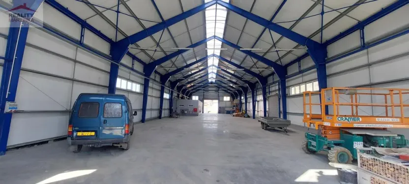 Prodej výrobních prostor, Valašské Meziříčí - Bynina, 820 m2