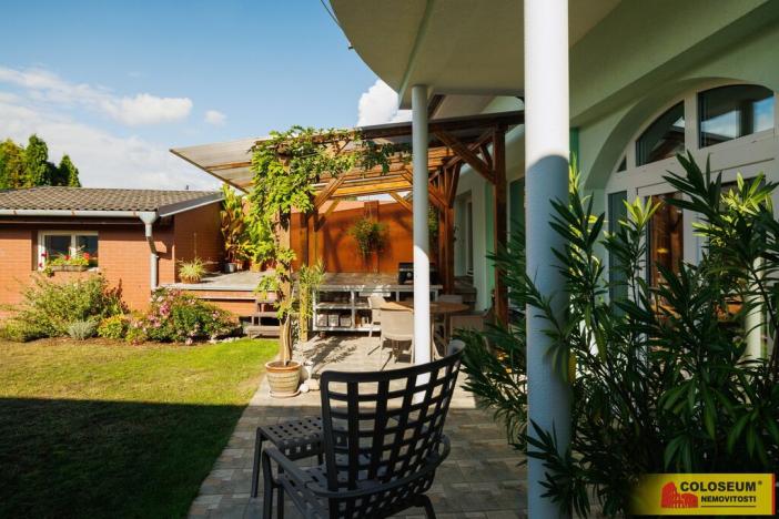 Prodej rodinného domu, Lužice, Velkomoravská, 260 m2