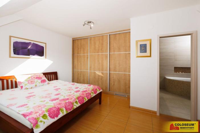 Prodej rodinného domu, Lužice, Velkomoravská, 260 m2