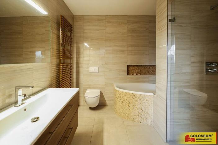 Prodej rodinného domu, Lužice, Velkomoravská, 260 m2