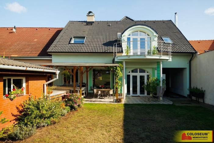 Prodej rodinného domu, Lužice, Velkomoravská, 260 m2