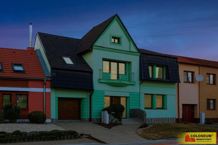 Prodej rodinného domu, Lužice, Velkomoravská, 260 m2