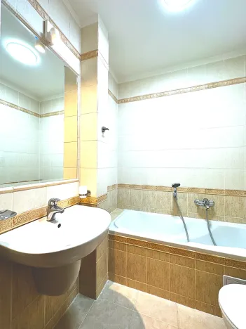 Prodej bytu 2+kk, Praha, Spořická, 56 m2