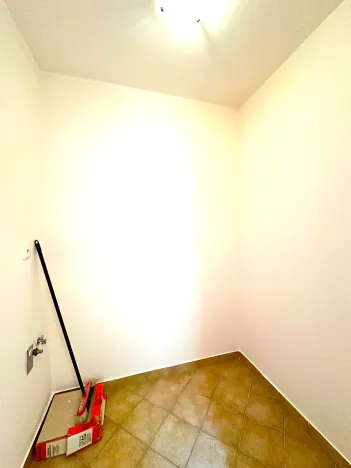 Prodej bytu 2+kk, Praha, Spořická, 56 m2