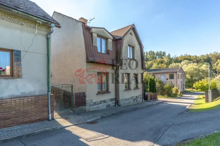 Prodej rodinného domu, Rovensko pod Troskami, Růžová, 250 m2