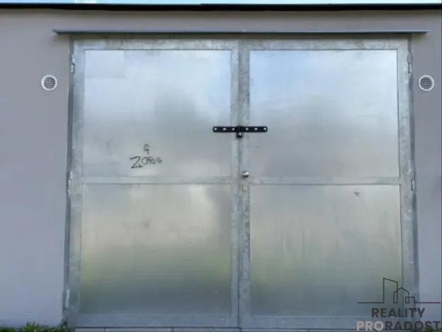 Pronájem garáže, Hodonín, 22 m2