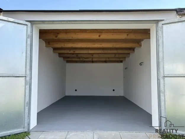 Pronájem garáže, Hodonín, 22 m2
