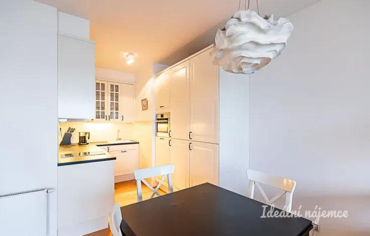 Pronájem bytu 2+kk, Praha - Karlín, Křižíkova, 55 m2