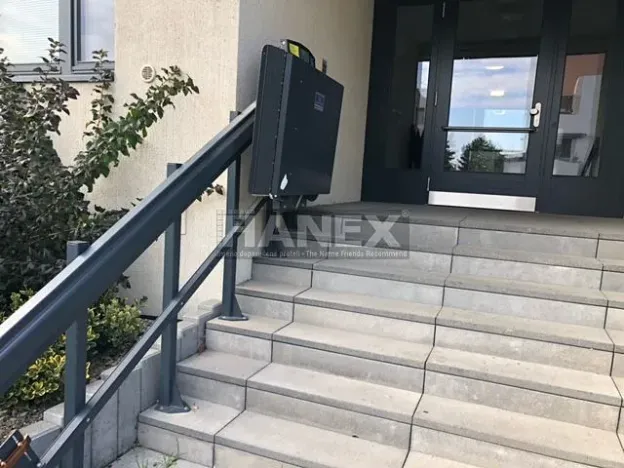 Prodej bytu 2+kk, Horoměřice, Karla IV., 55 m2