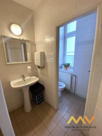 Pronájem kanceláře, Hradec Králové, Československé armády, 306 m2