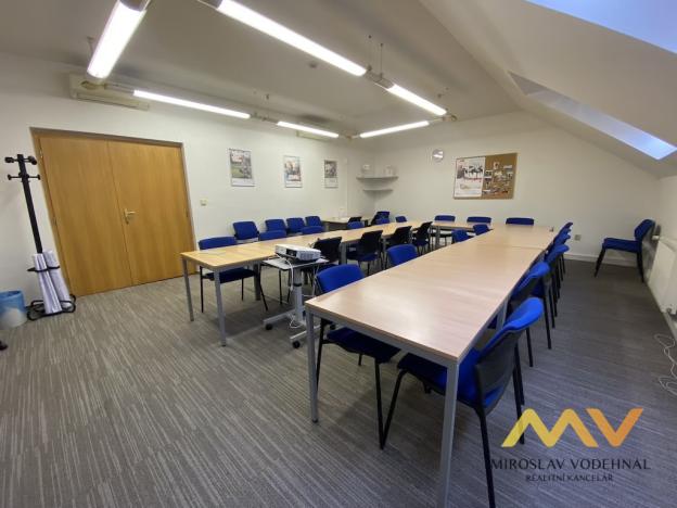 Pronájem kanceláře, Hradec Králové, Československé armády, 306 m2