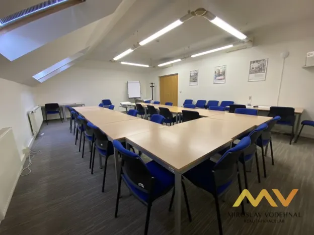 Pronájem kanceláře, Hradec Králové, Československé armády, 306 m2