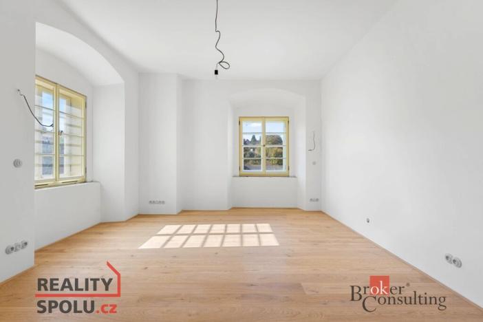 Prodej bytu 1+kk, Jince, Slavíkova, 50 m2