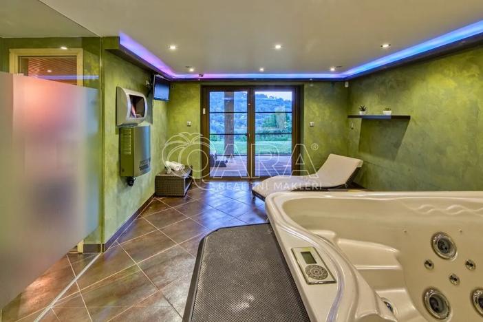 Prodej rodinného domu, Vrchlabí, 429 m2