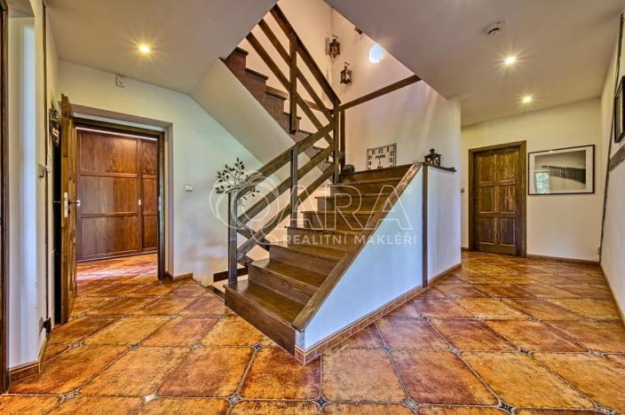 Prodej rodinného domu, Vrchlabí, 429 m2